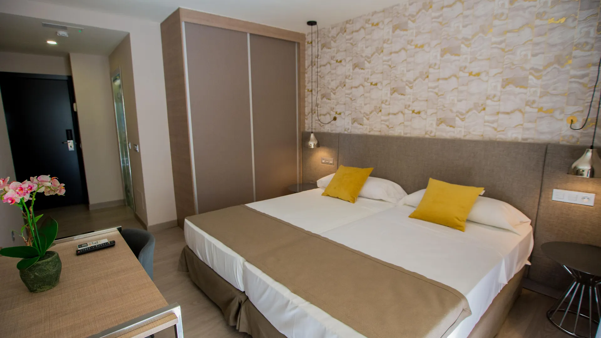 Ona Marbella Inn
